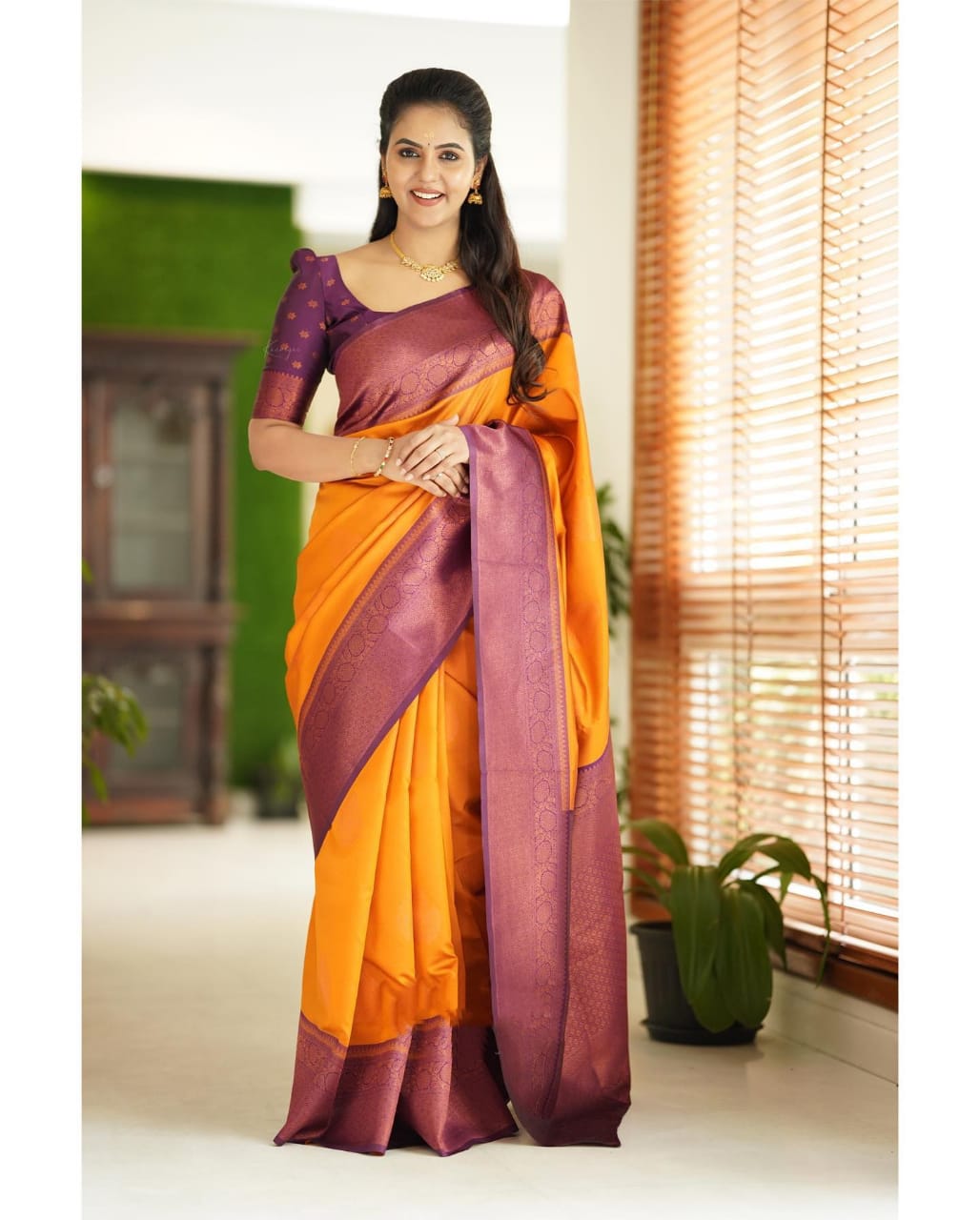 Profuse Yellow Soft Silk Saree With Adoring Blouse Piece