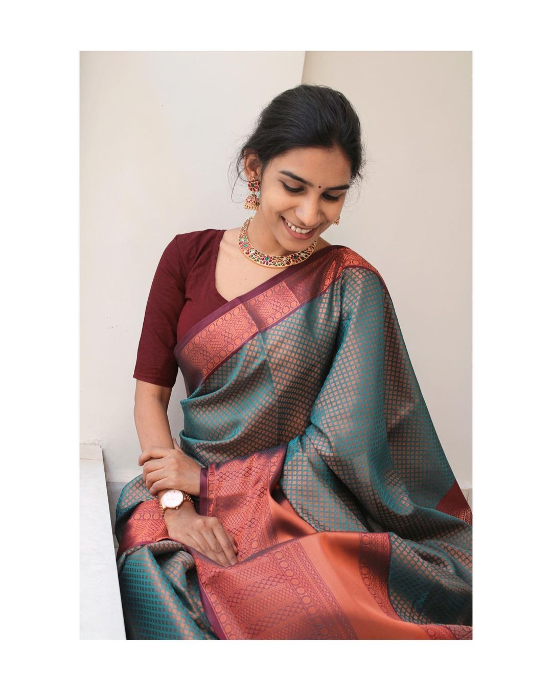 Imbrication Green Soft Banarasi Silk Saree With Surpassing Blouse Piece