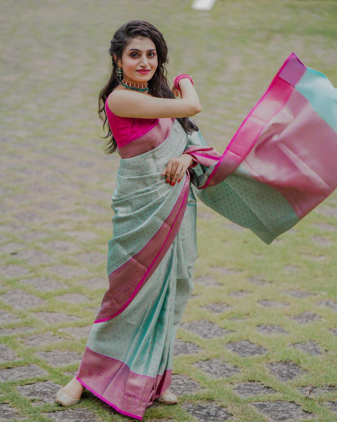 Elegant Sea Green Soft Silk Saree With Flaunt Blouse Piece