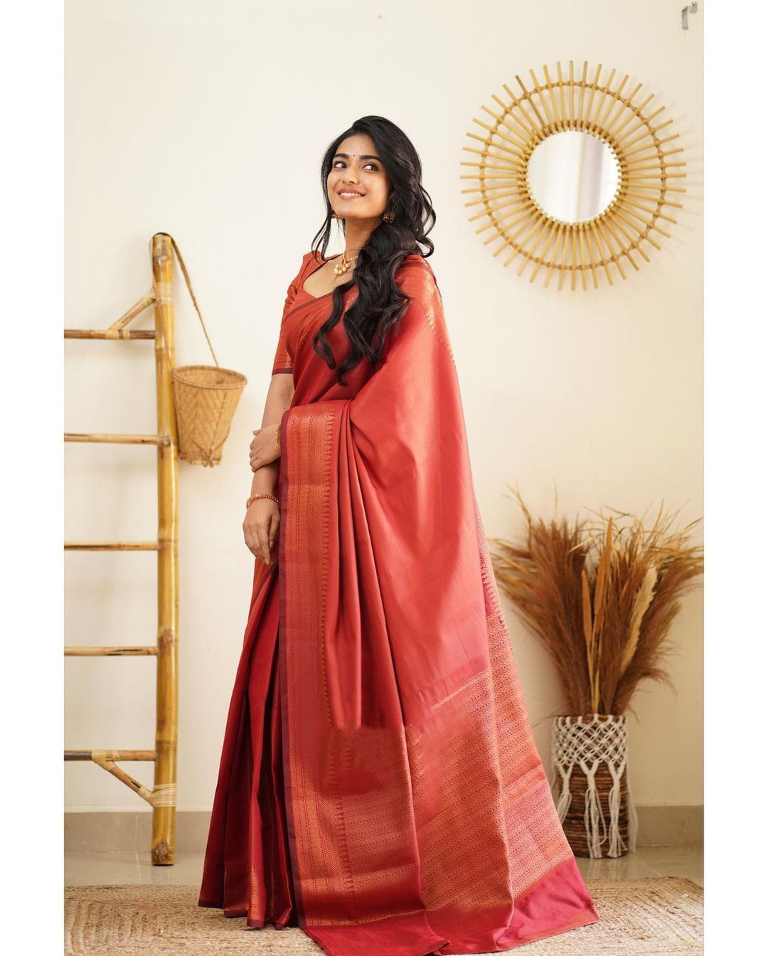 Majesty Red Soft Silk Saree With Adorable Blouse Piece