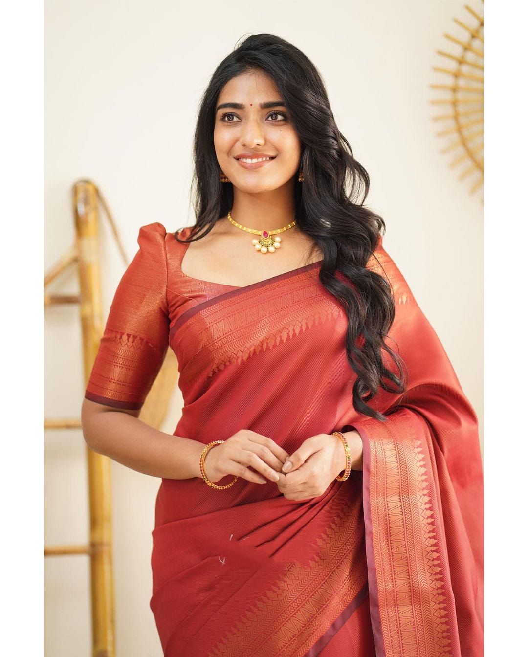 Majesty Red Soft Silk Saree With Adorable Blouse Piece