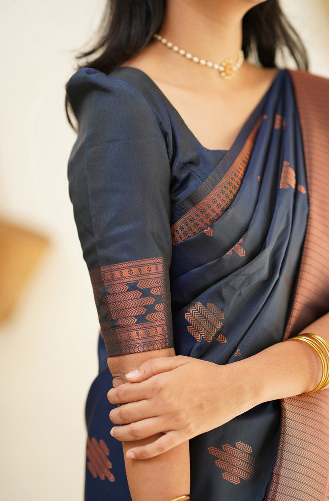 Exemplary Navy Blue Soft Silk Saree With A Blouse Piece