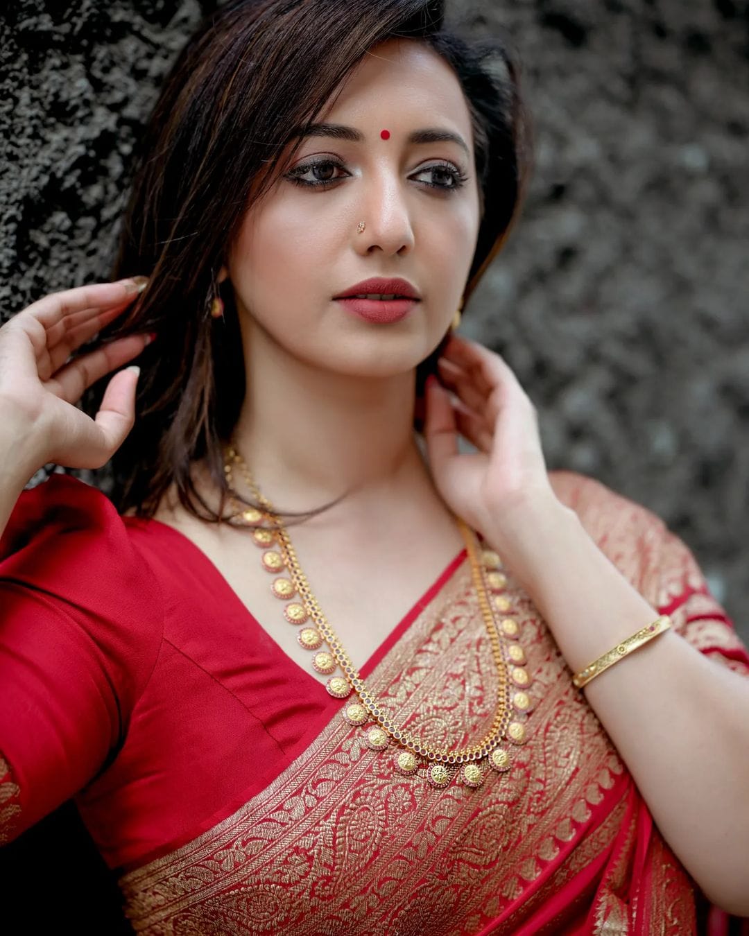 Classic Red Soft Silk Saree With A Blouse Piece