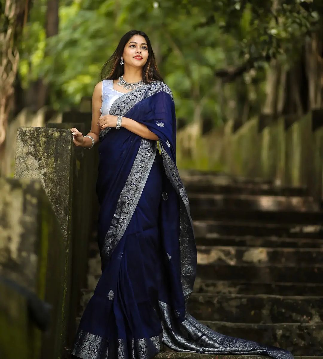 Magnetic Navy Blue Soft Banarasi Silk Saree With Mesmeric Blouse Piece