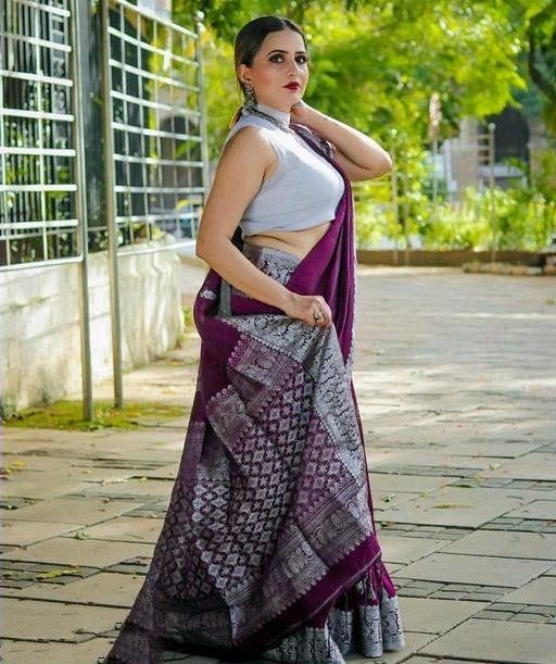 Stylish Purple Soft Banarasi Silk Saree With Vestigial Blouse Piece