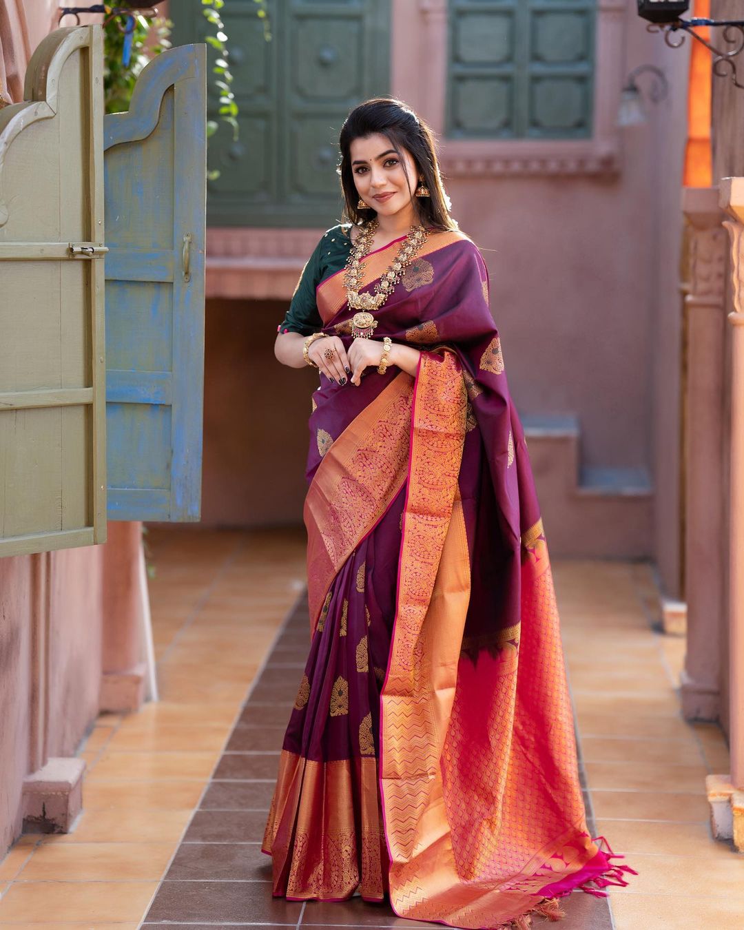 Piquant Wine Soft Banarasi Silk Saree With Engaging Blouse Piece