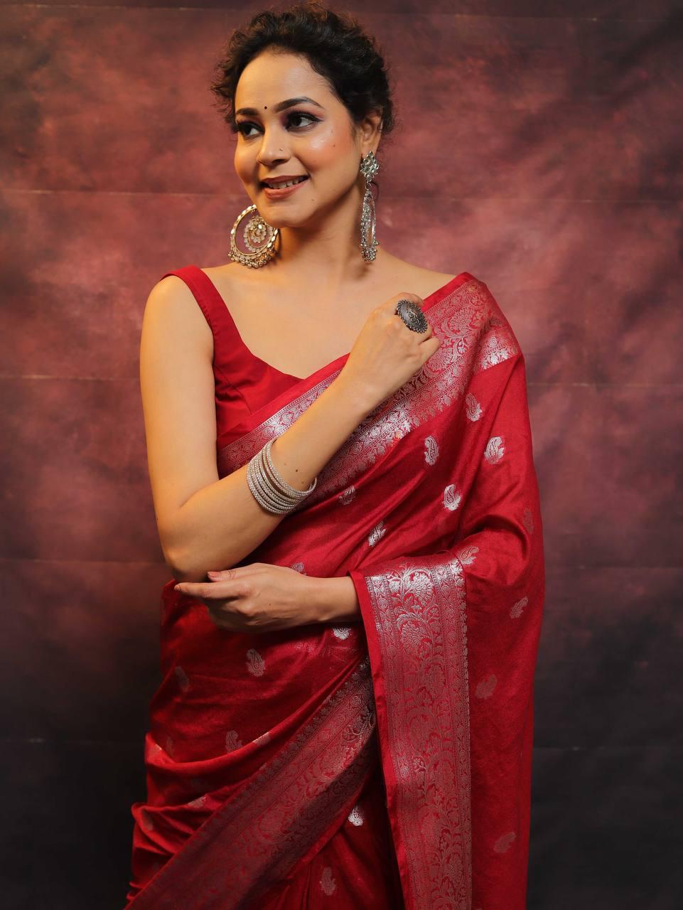 Enticing Red Soft Silk Saree With Effervescent Blouse Piece