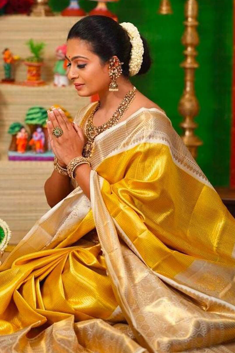 Blissful Yellow Kanjivaram Silk Saree With Stunner Blouse Piece